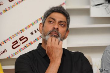 Celebs at Walden 25 Years Press Meet